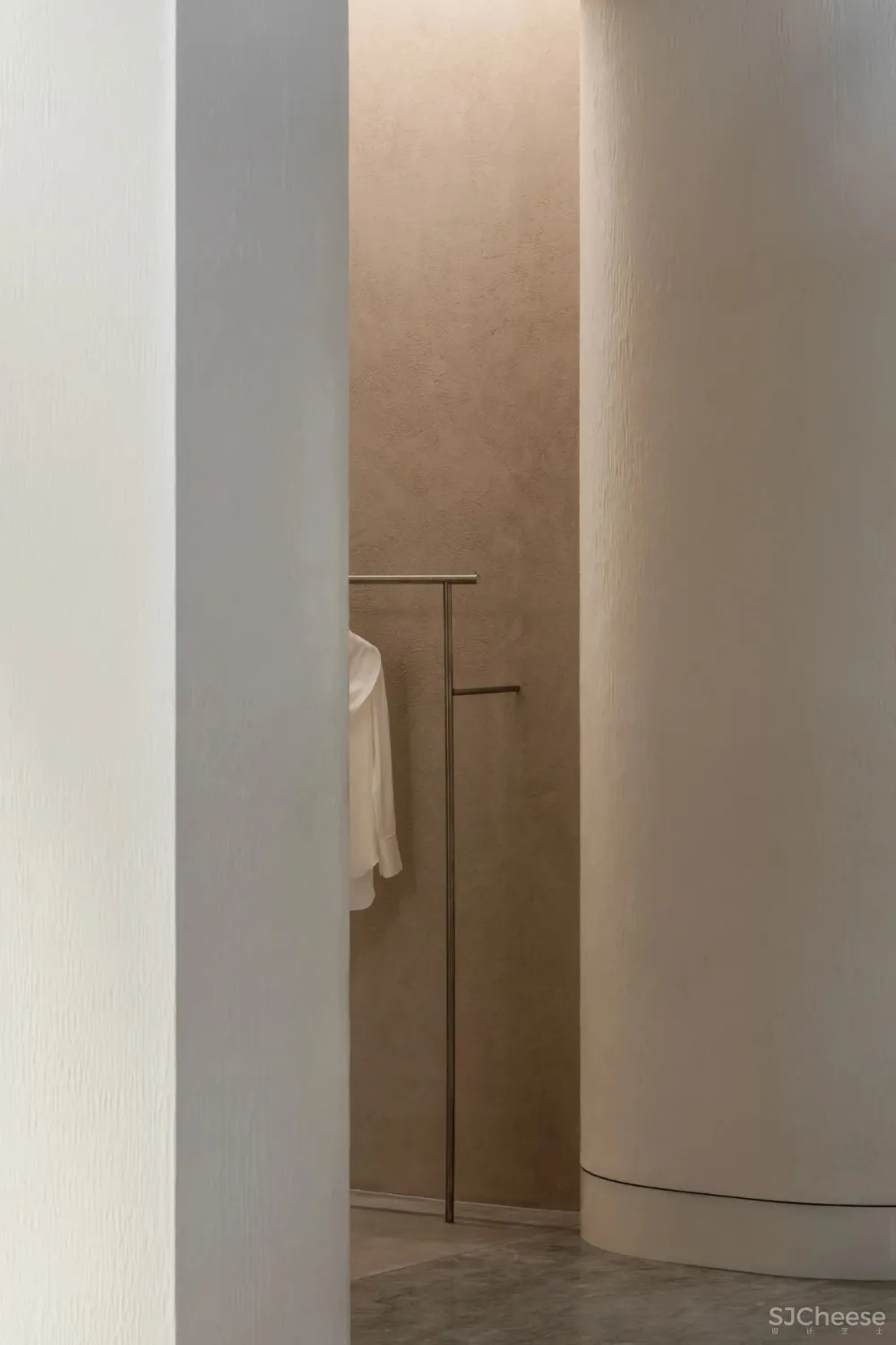 VIKTORIA - WOODS CHADSTONE FLAGSHIP BY GOLDEN.