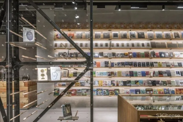 新作 嵌入旋转“结构” 无目的概念书店 罗宇杰工作室