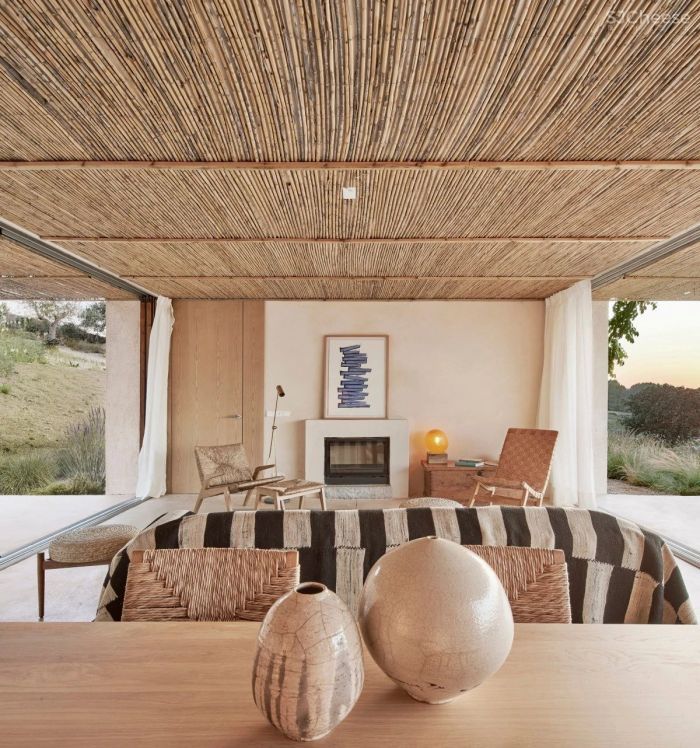 OHLAB-西班牙乡野里的复古电影屏幕!