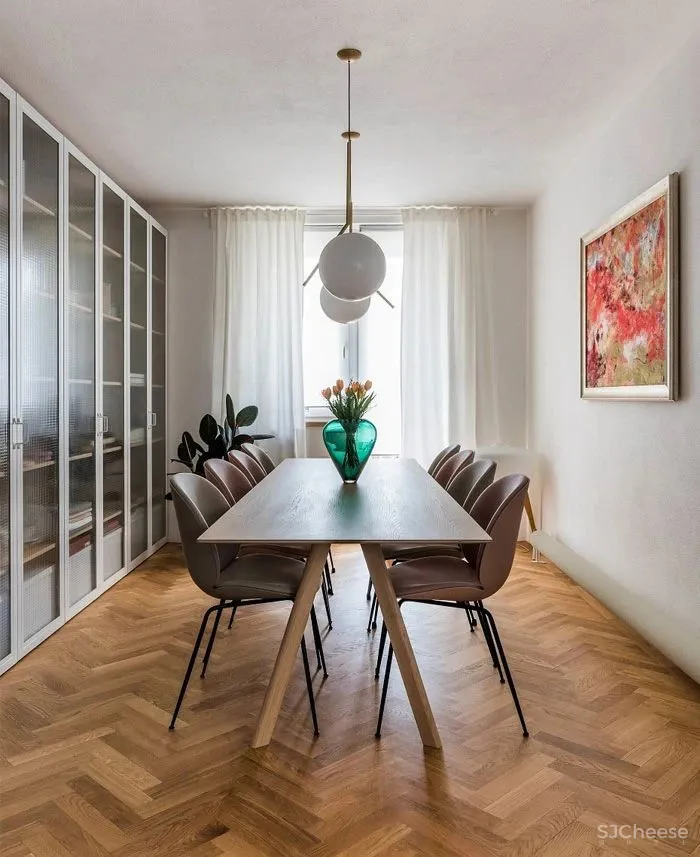 四室变一室,不仅十分和谐,还因为色彩的搭配变得灵动有趣