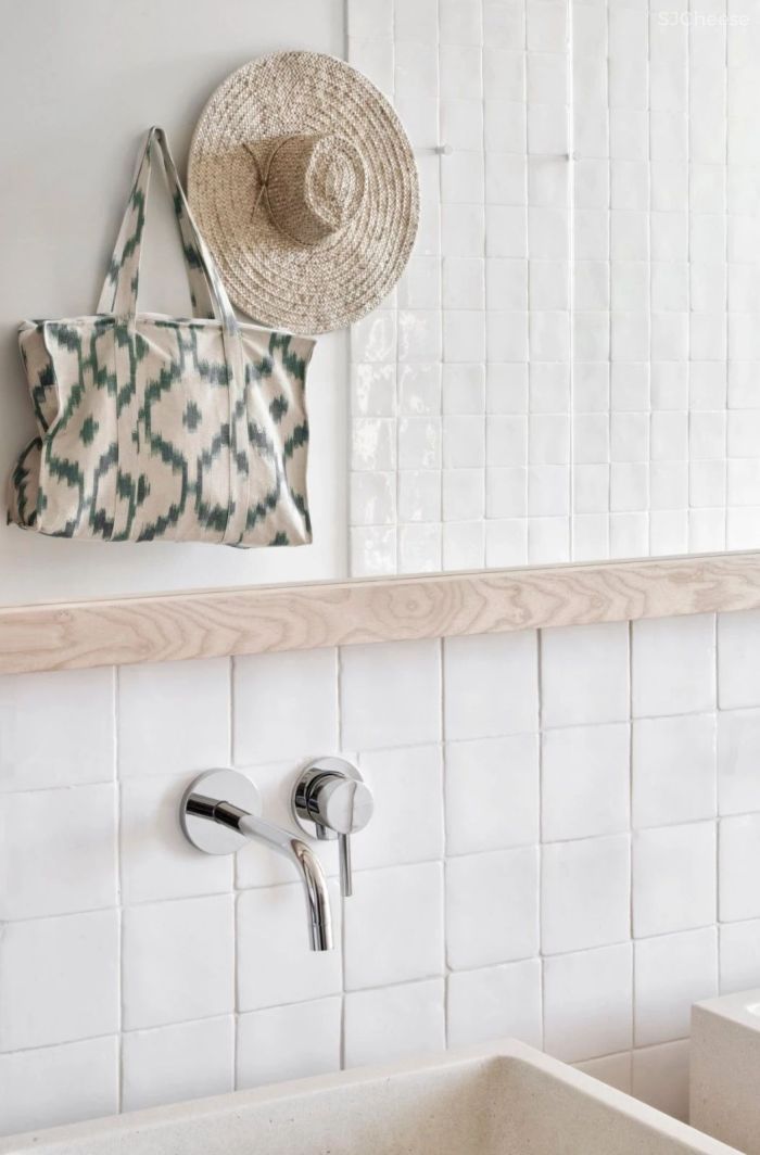 OHLAB-西班牙乡野里的复古电影屏幕!