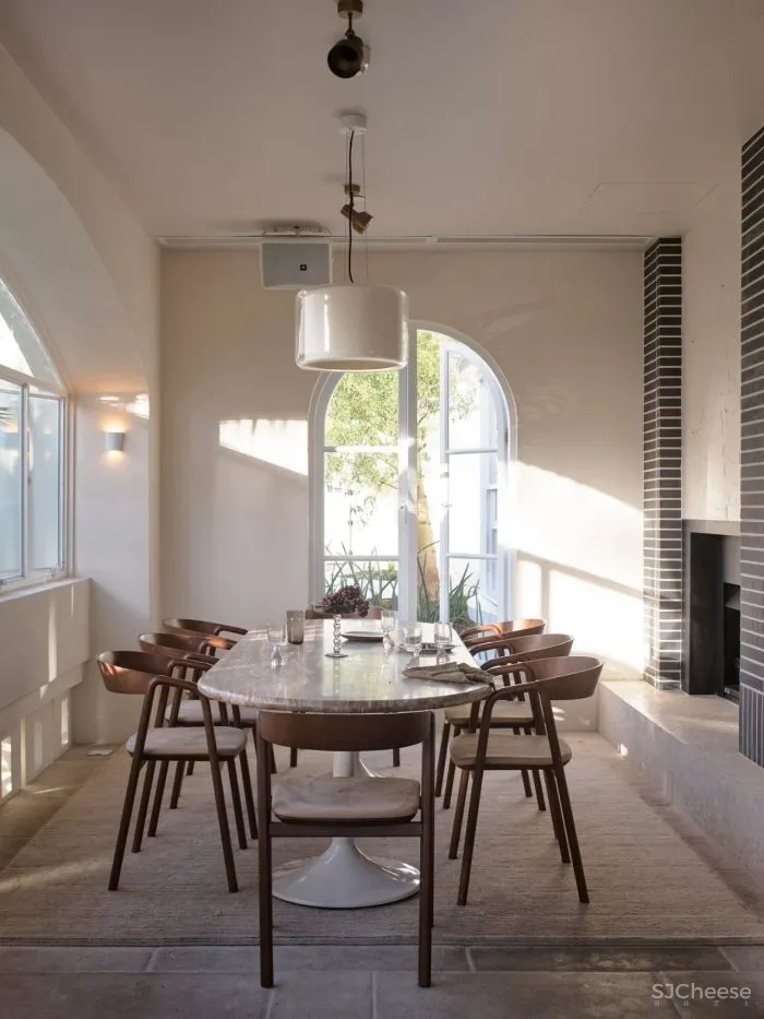 HARBORD HOTEL RENOVATION BY ALEXANDER - CO.