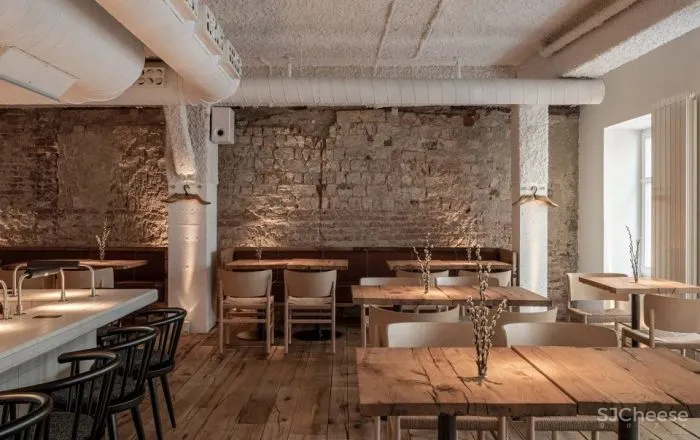 乌克兰历史中心的疯狂酒馆,六个楼层汇集了五家不同风格的酒吧及餐厅 YOD design Lab