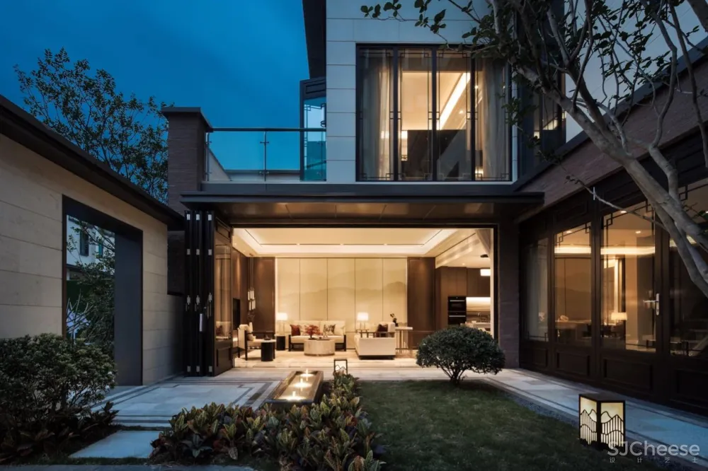 新作|前海人寿×LB凌奔设计:惠州合院,210㎡简约复式山居美墅