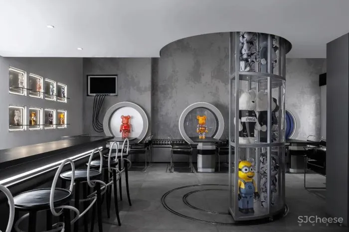 Topworks Lab×CREM@:潮玩运输计划