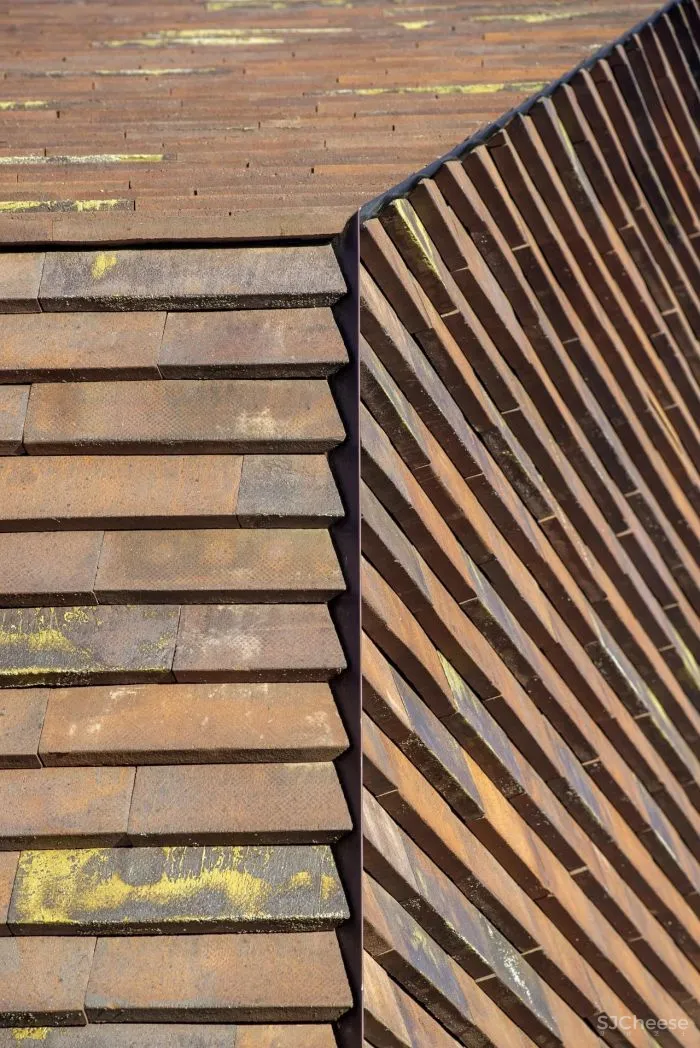 C.F. Møller设计 红砖堆砌的几何体 “E 别墅” 简约坚硬且舒适雅致