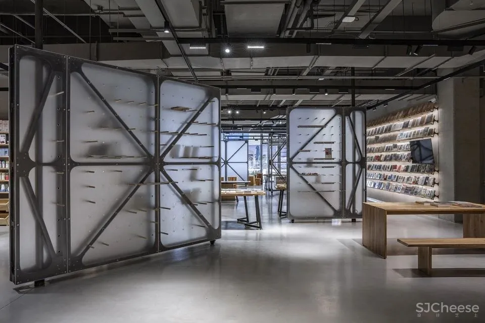 新作 嵌入旋转“结构” 无目的概念书店 罗宇杰工作室