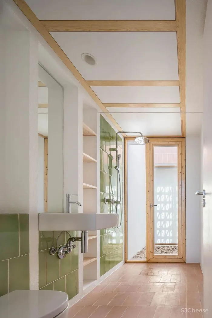 94㎡原木住宅里的光影魔术，开启夏日梦幻之旅！