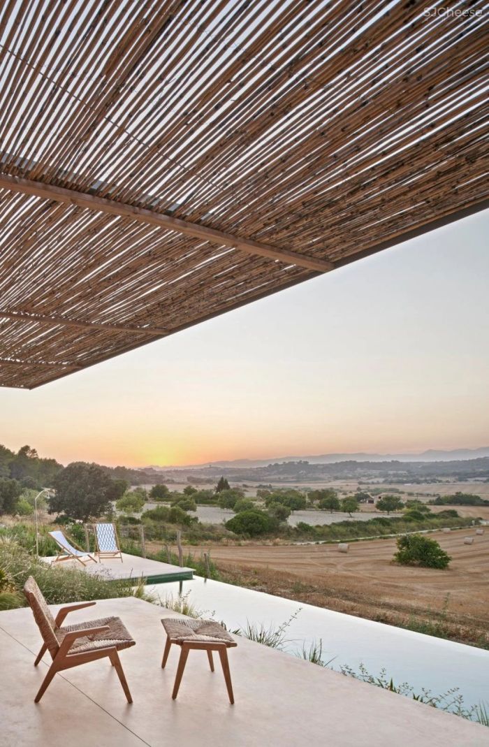 OHLAB-西班牙乡野里的复古电影屏幕!