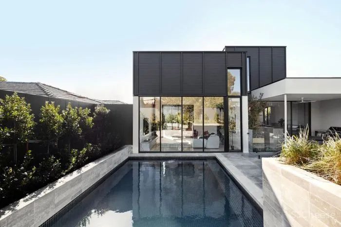 Webster 墨尔本住宅的自然平静