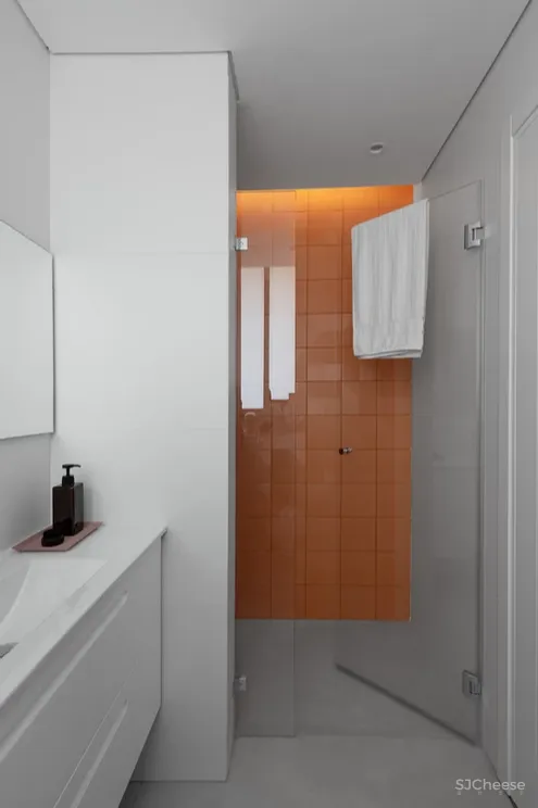 一间由储藏室改成的公寓,从拆除隔墙到色彩提亮,完全看不出曾经的拥挤黑暗