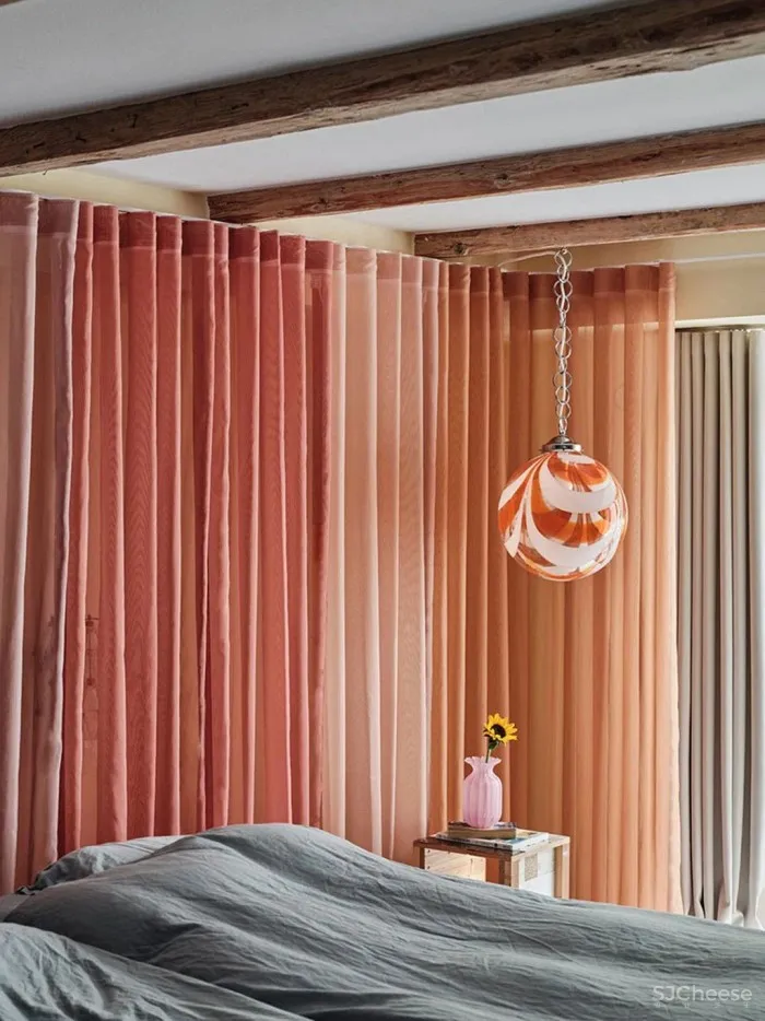 哥本哈根春天色彩柔和的斯堪的纳维亚时尚公寓