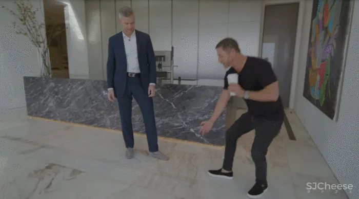 4.2亿比弗利山庄豪宅，1688㎡奢华内饰，光卫生间就14个！