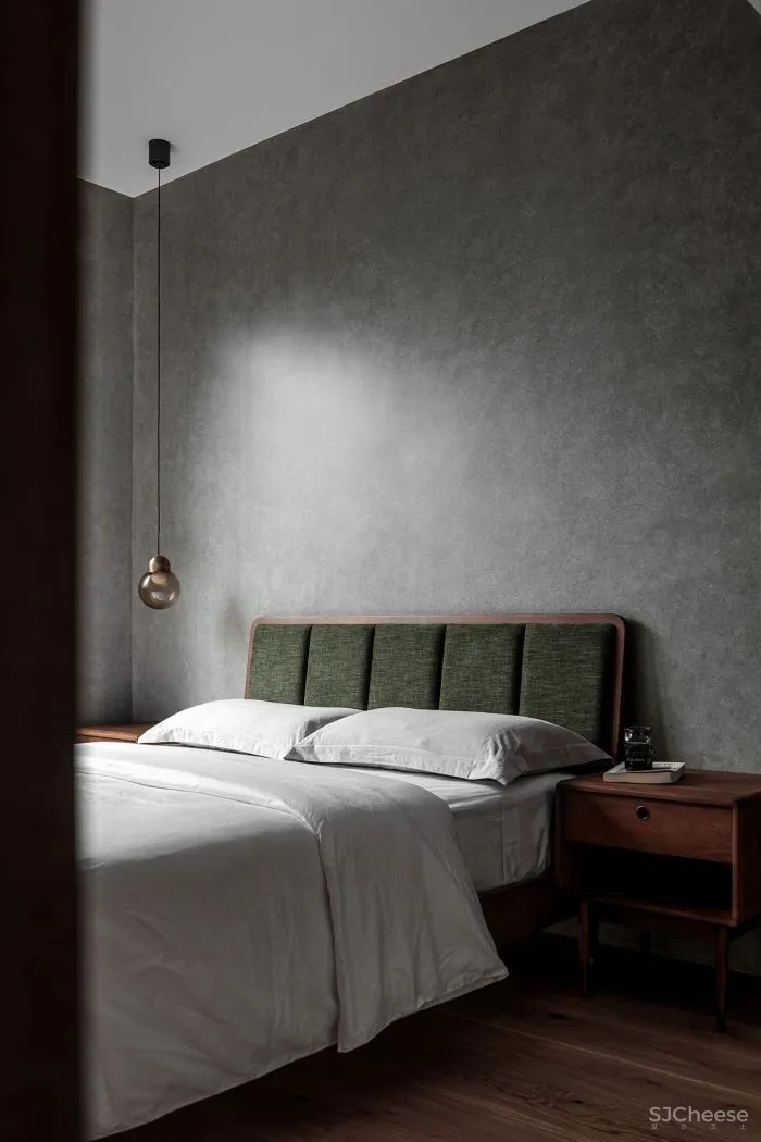 境壹设计丨 暗调咖啡,130㎡奢享一人居