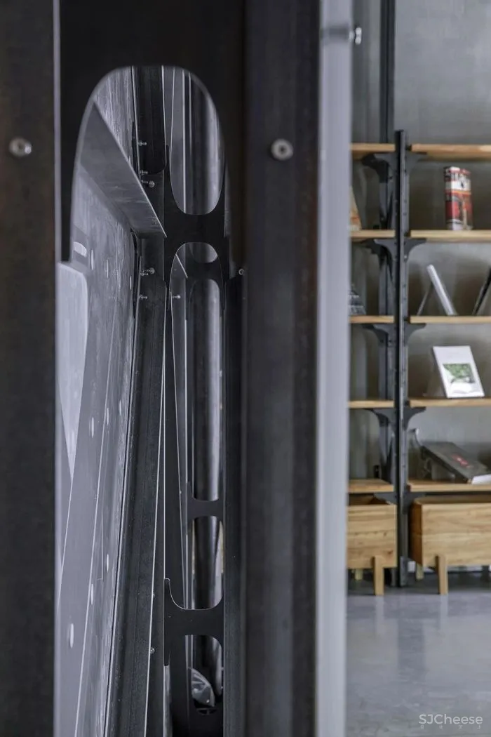 新作 嵌入旋转“结构” 无目的概念书店 罗宇杰工作室