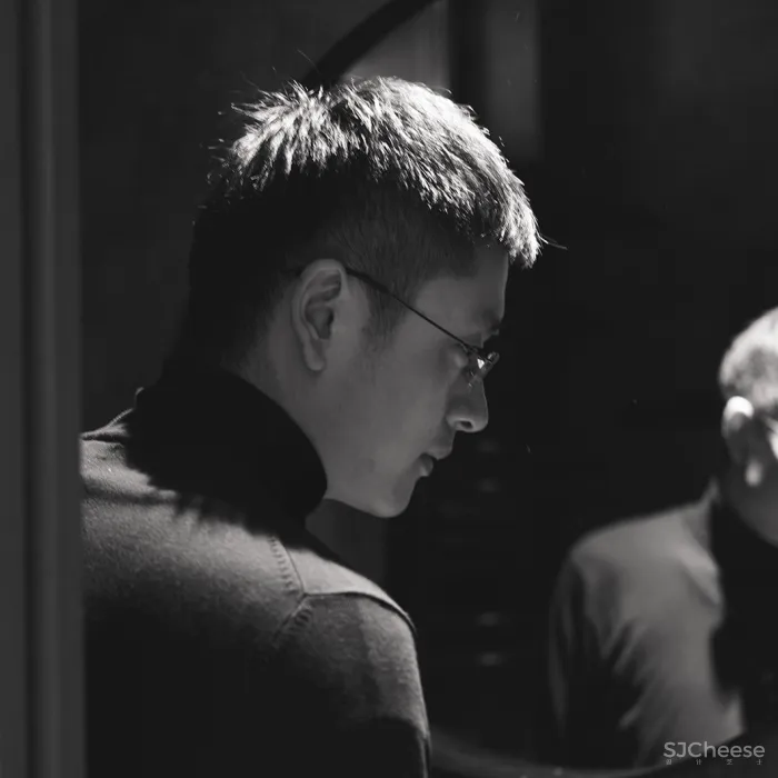 新作丨 夏承龙:240㎡极简私宅,克制而热烈!