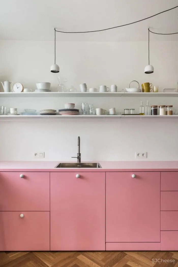 四室变一室,不仅十分和谐,还因为色彩的搭配变得灵动有趣