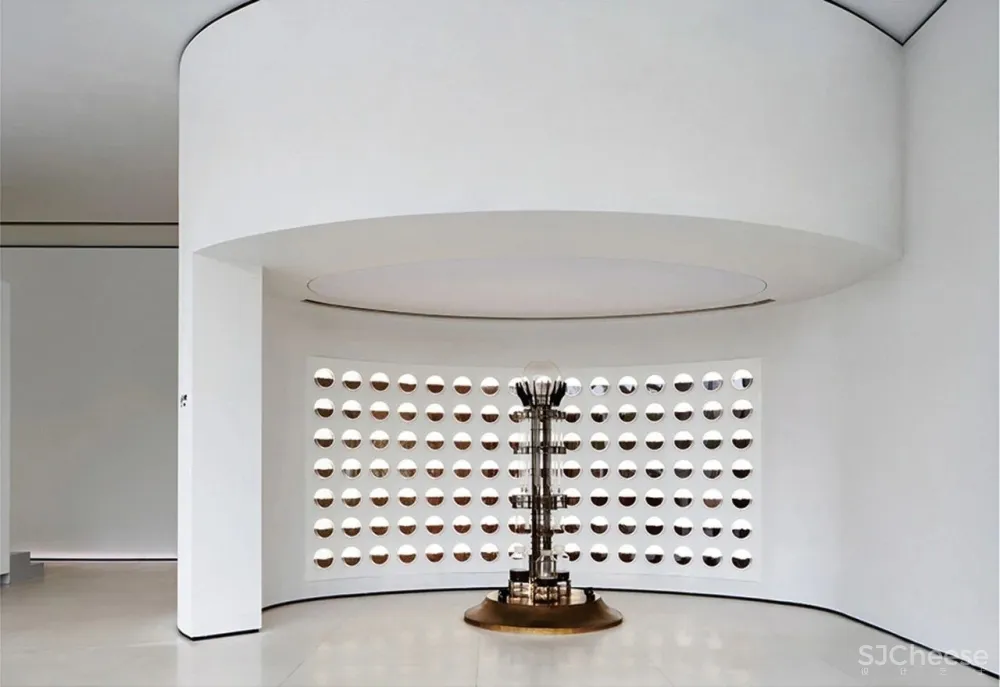 布鲁盟新作 丨折衷主义与艺术共鸣