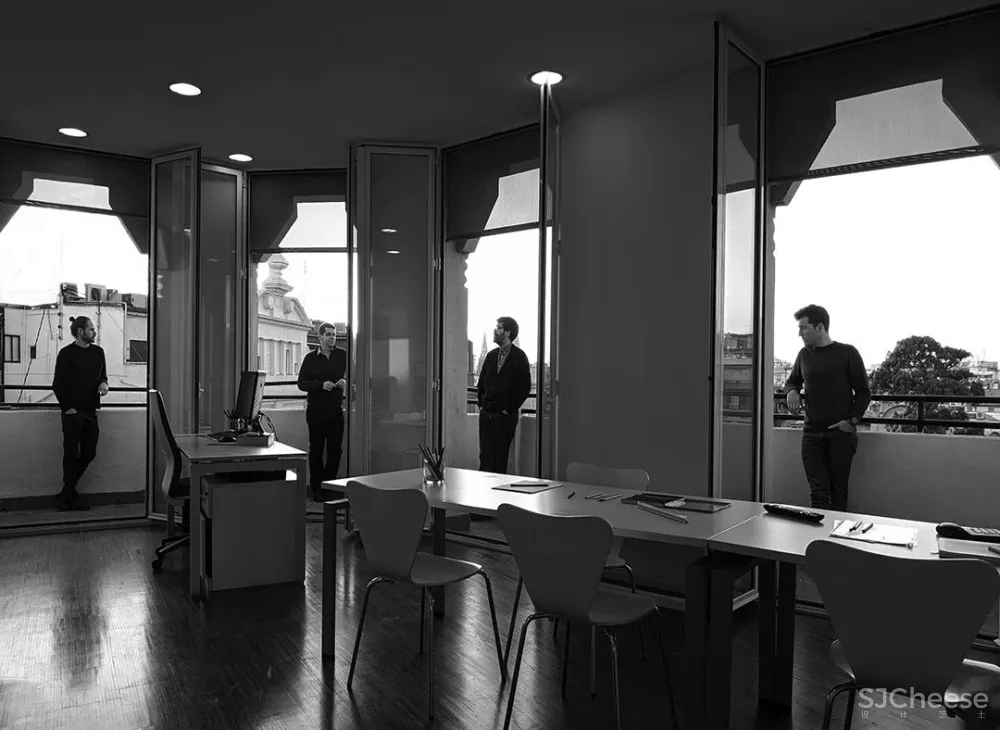 极简住宅设计，屋檐下的那抹灯带是最好的风景