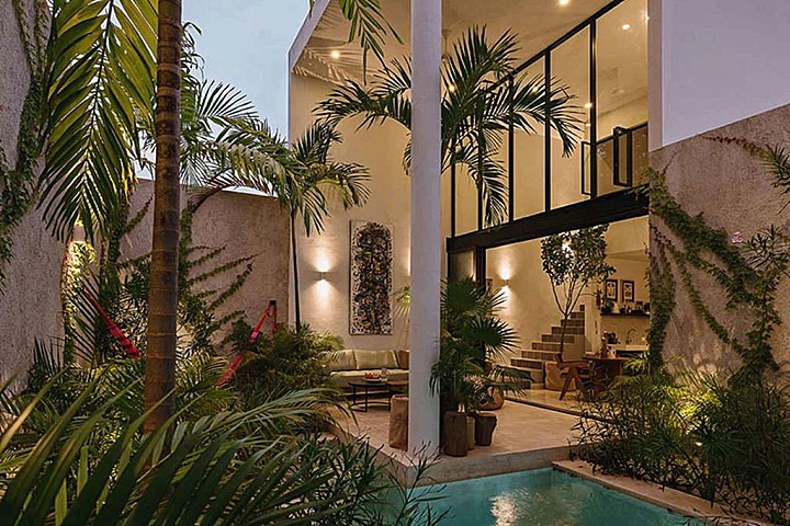 设有小型庭院和游泳池的墨西哥的时尚别墅