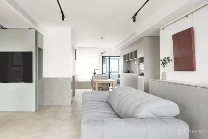 惊奇!他们在房中央造了个圆柱书架,折叠门 壁炉,串联起120㎡温暖通透家