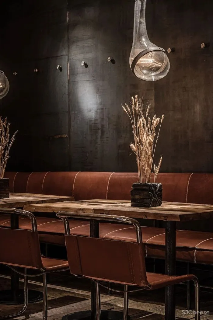 乌克兰历史中心的疯狂酒馆,六个楼层汇集了五家不同风格的酒吧及餐厅 YOD design Lab