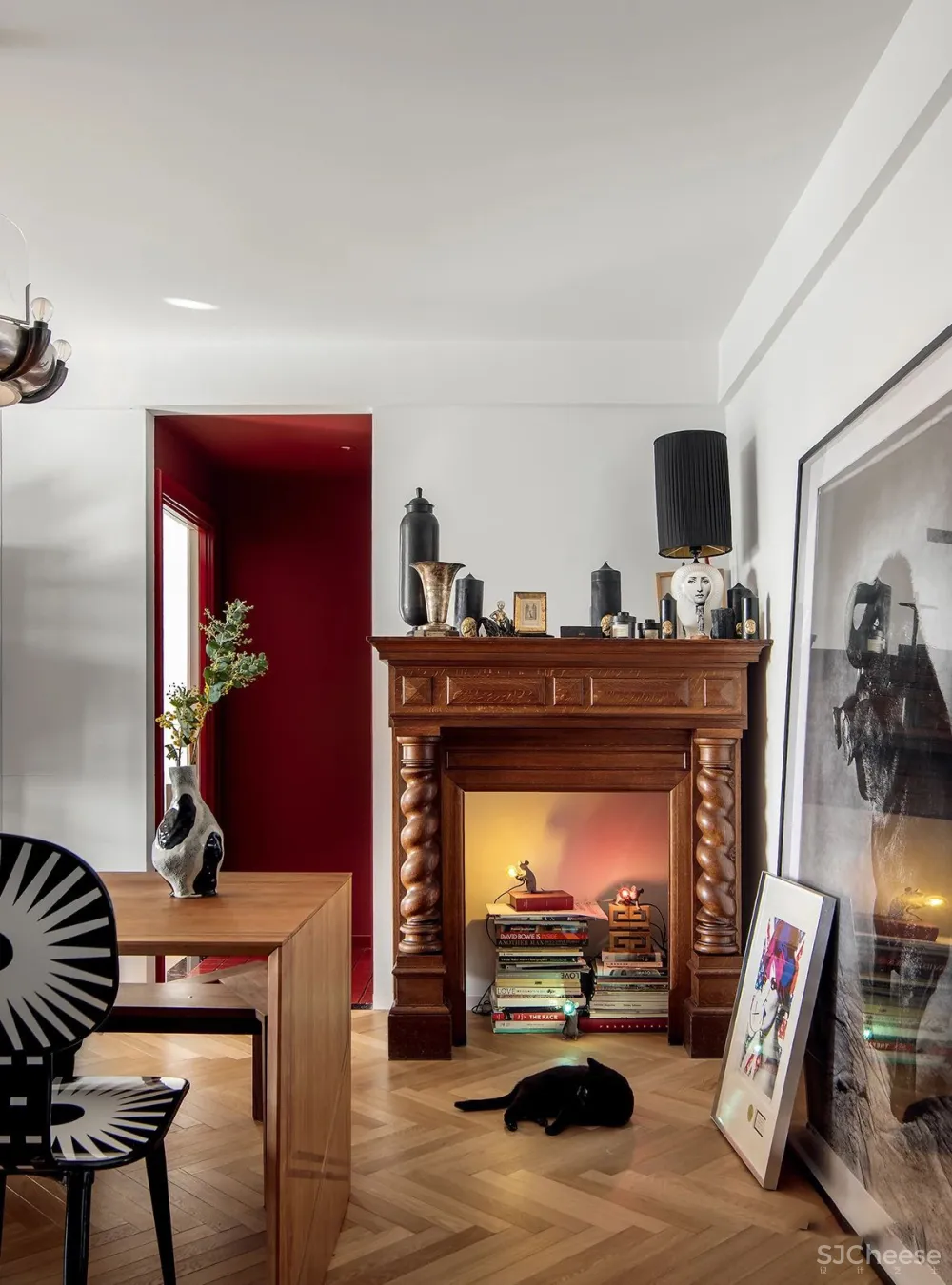 他用时装造型的技巧,在北京造出一只百变“魔盒”