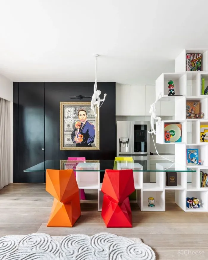 混合文化对冲的公寓,碰撞出鲜艳的艺术美感!