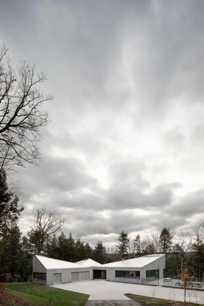 naturehumaine │ 悬浮在森林中的住宅,隐逸而宁静