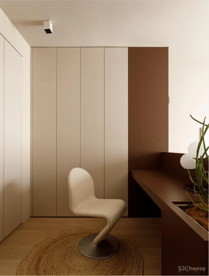 温暖 极简，这个90㎡老房“空”的很诗意