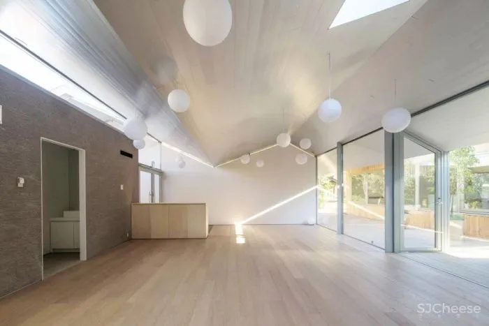 新作丨 树木穿透屋顶 林中诊所 Takashige Yamashita Office