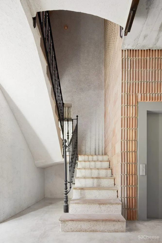 Aulets Arquitectes:巴塞罗那改造住宅 Enological Station