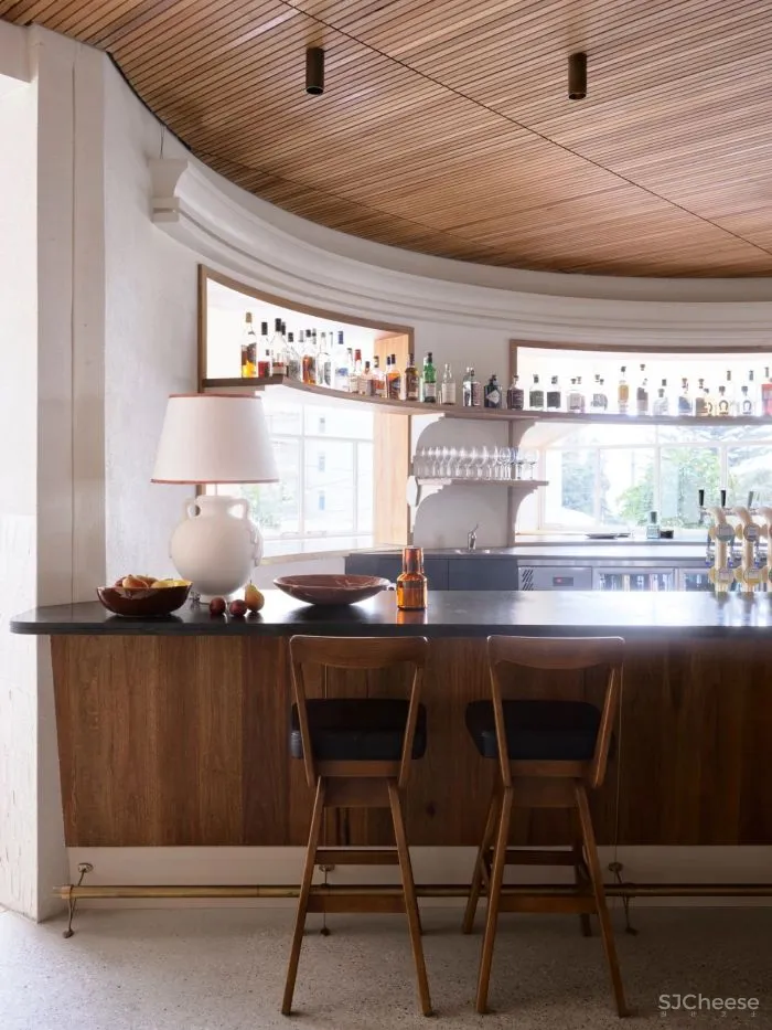 HARBORD HOTEL RENOVATION BY ALEXANDER - CO.