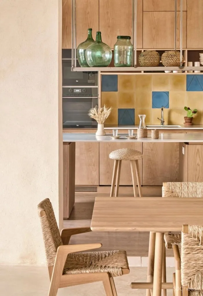 OHLAB-西班牙乡野里的复古电影屏幕!