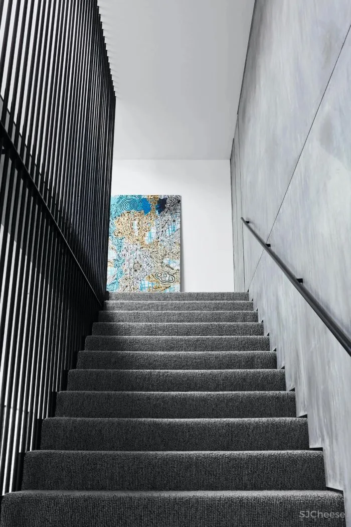 因为有了它,2000多平黑白灰的极简大宅,竟然没那么高冷了!