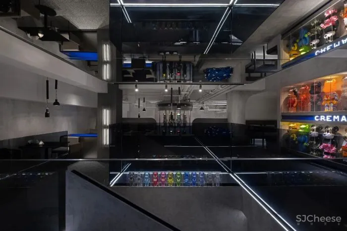 Topworks Lab×CREM@:潮玩运输计划