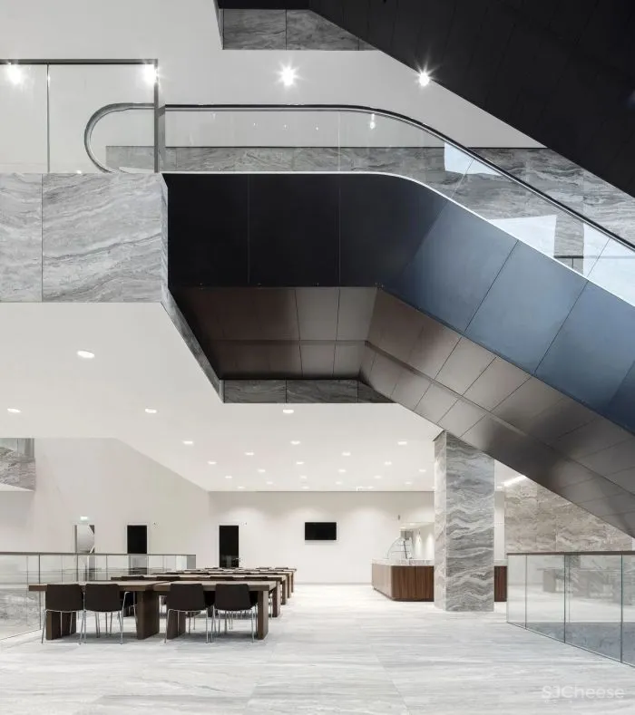 KAAN 新作 具有纪念意义和组成感的阿姆斯特丹新法院大楼