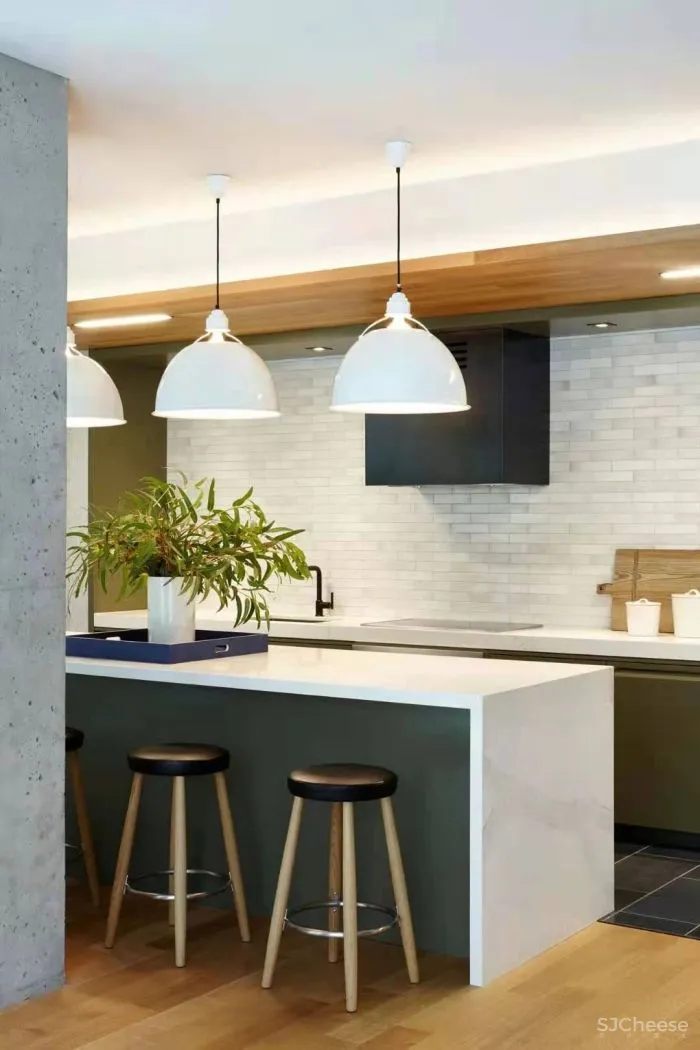 Kevin Dumais 低调奢华,一场来自中世纪的邂逅