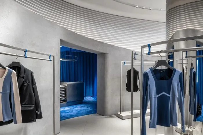 新作 丨 IEW.H埃维纽上海旗舰店：反重力的时空之旅