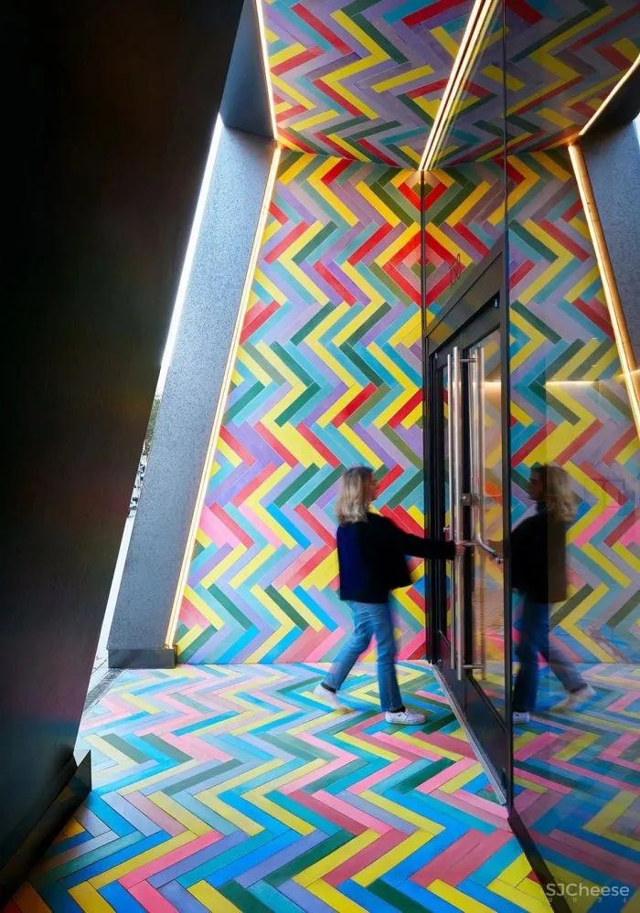 BIG新作 缓缓倾斜的立面 The Smile多功能住宅楼