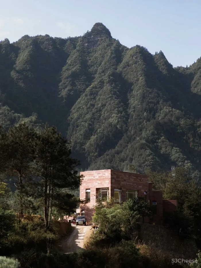 一对沪漂夫妻,回张家界造11层盒子屋,坐拥仙境最美景色