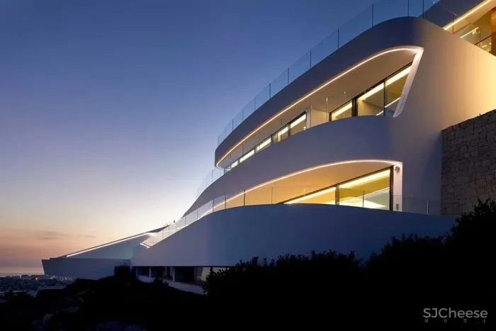 极简住宅设计，屋檐下的那抹灯带是最好的风景