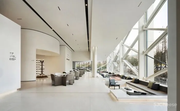 布鲁盟新作 丨折衷主义与艺术共鸣