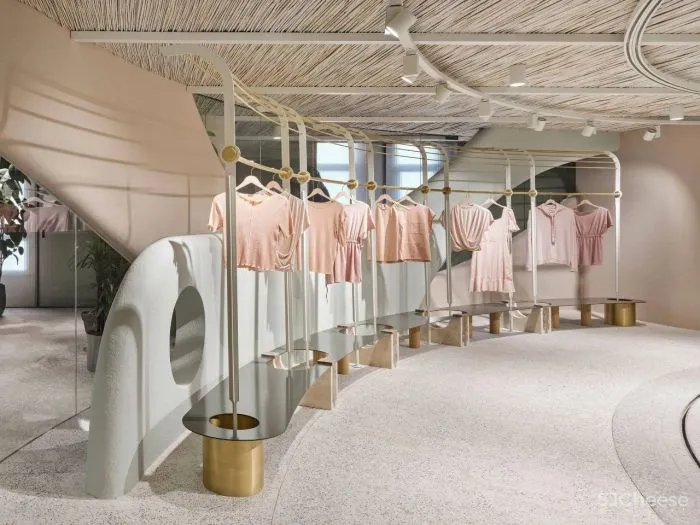 土耳其Ulupinar服装展厅设计,混乱寻求“宁静”的体验