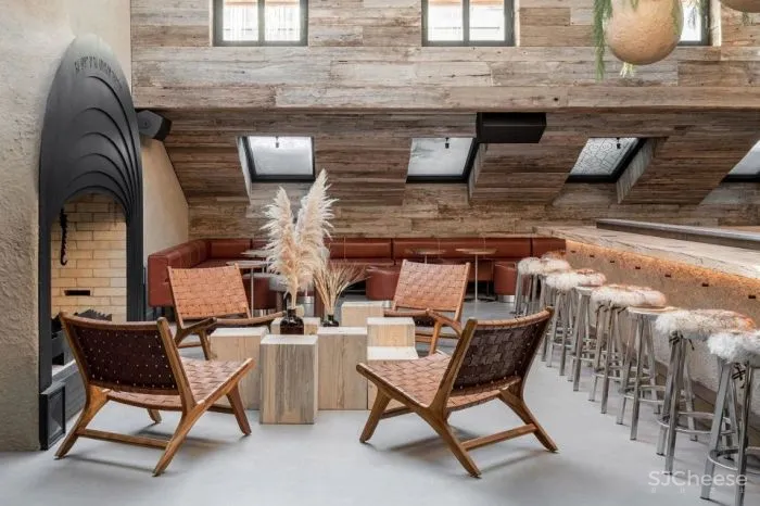 乌克兰历史中心的疯狂酒馆,六个楼层汇集了五家不同风格的酒吧及餐厅 YOD design Lab