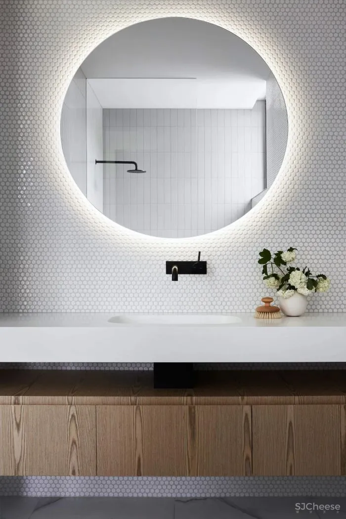 因为有了它,2000多平黑白灰的极简大宅,竟然没那么高冷了!