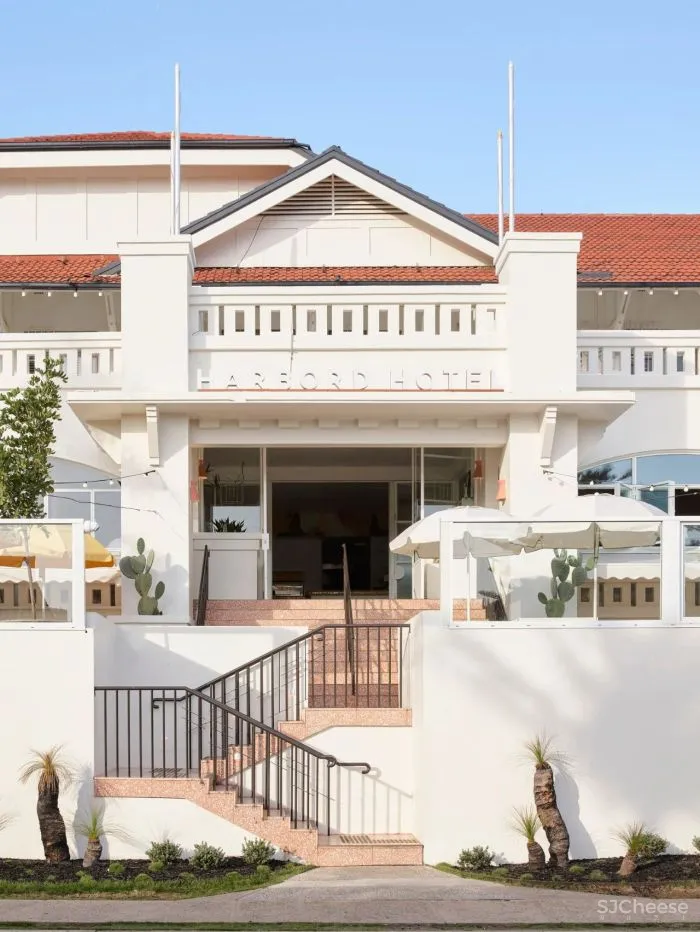 HARBORD HOTEL RENOVATION BY ALEXANDER - CO.