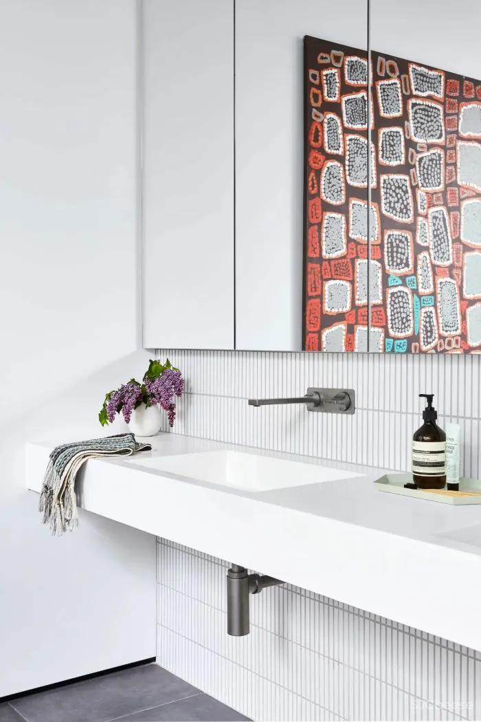 因为有了它,2000多平黑白灰的极简大宅,竟然没那么高冷了!