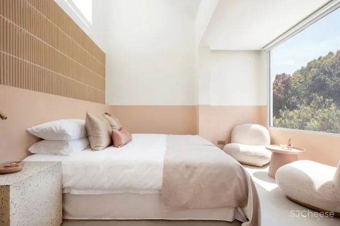 桃粉色ins风,温柔与硬朗的平衡 则问设计