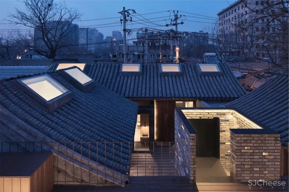 破旧大杂院改造成四合院民宿